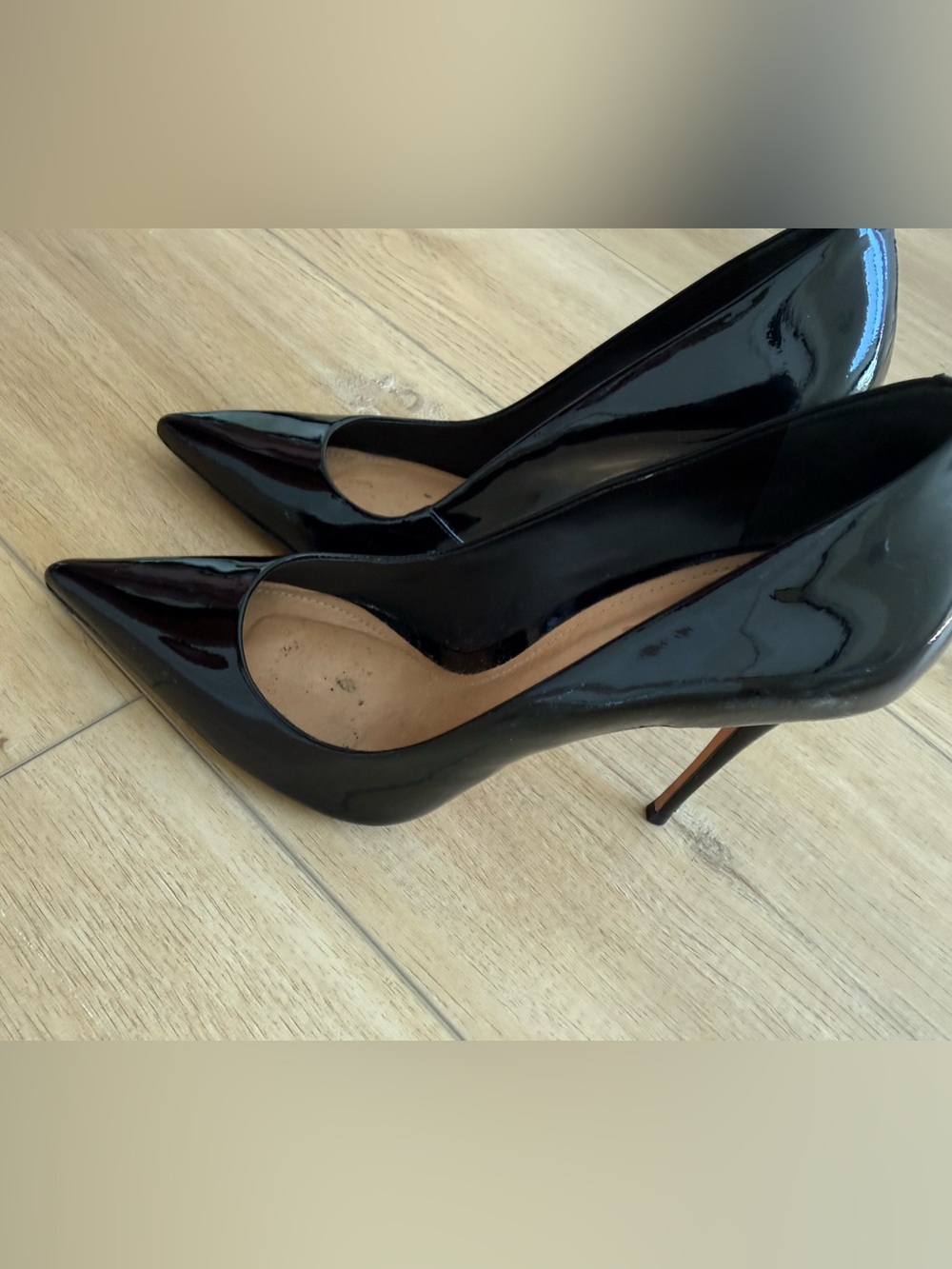 SCHUTZ Black Patent Pointed Toe Pumps 8 - Picture 4 of 8